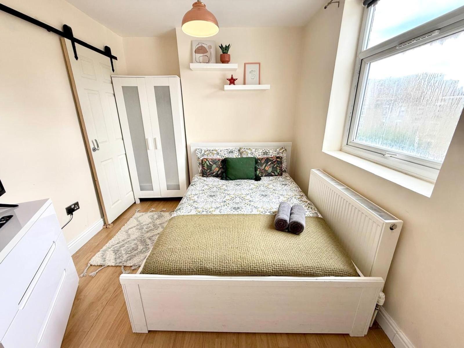 Lovely 3 Bedroom Flat , Aldgate, Tower Hill, Whitechapel *