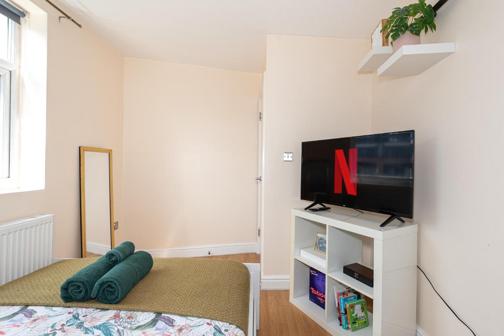 Lovely 3 Bedroom Flat , Aldgate, Tower Hill, Whitechapel London
