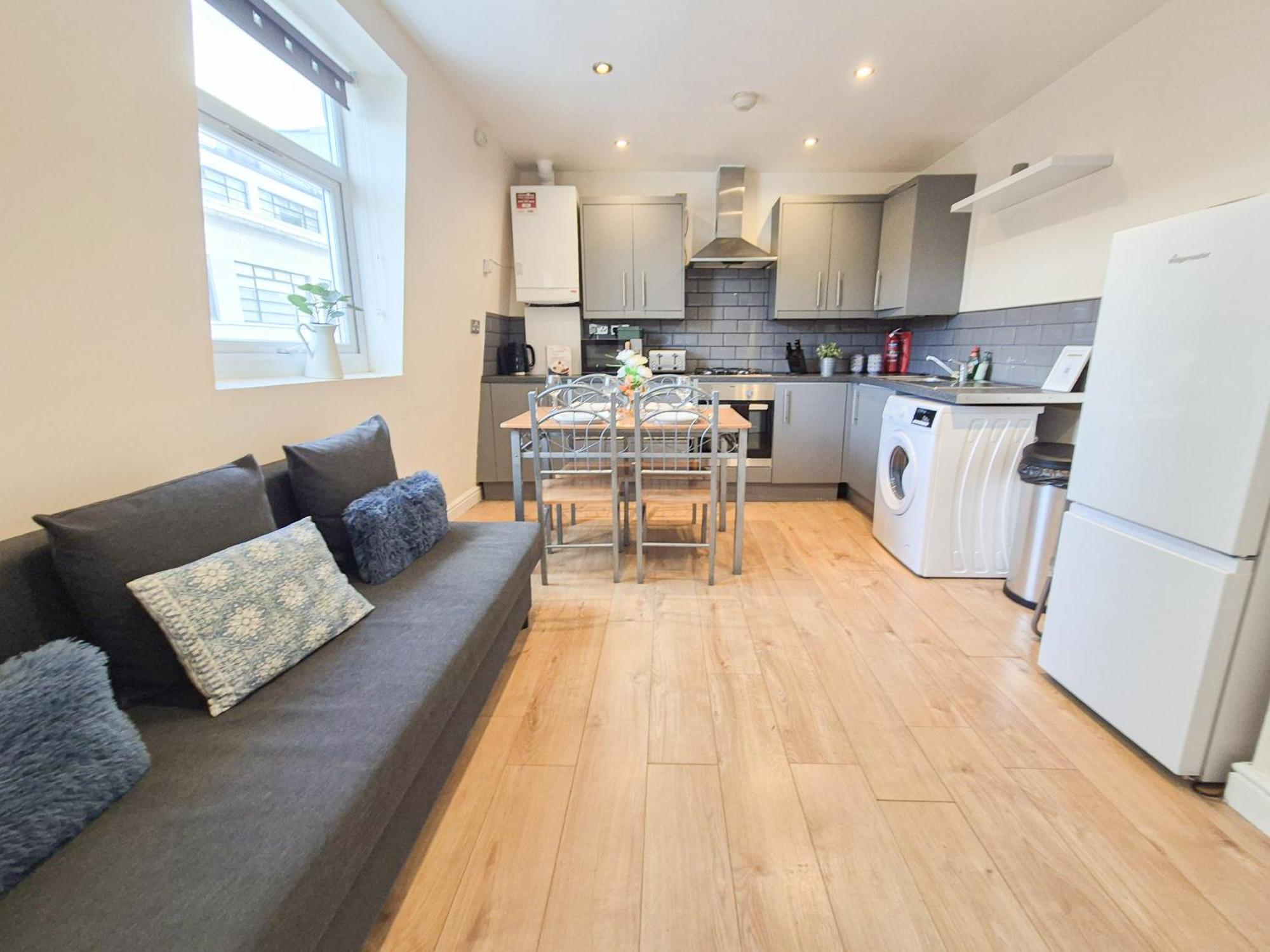 Apartment Lovely 3 Bedroom Flat , Aldgate, Tower Hill, Whitechapel *